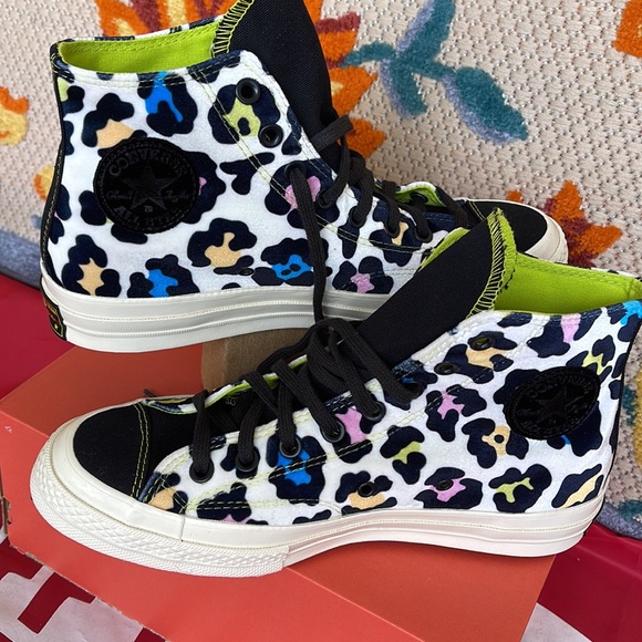 Converse 572369C
CHUCK TAYLOR ALL STAR 70 HI
EGRET/BLACK/LIME TWIST
WMNS snkrs - Picture 11 of 16